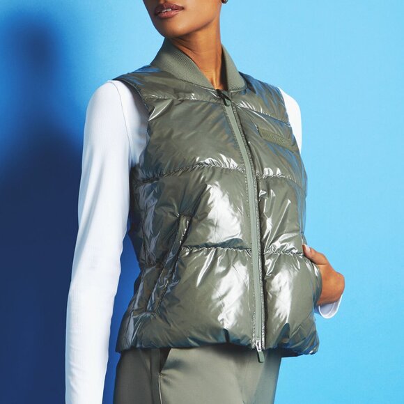 NWT G/FORE Circle G’s Coated Nylon Puffer Vest in Isle Green